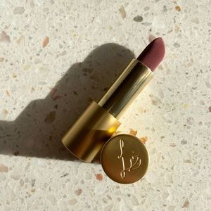 Lisa Eldridge velvet lipstick - blush lightly